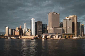Fototapeta premium The southern tip of Manhattan, New York shortly before sunset