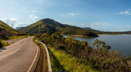 Panoramica da estrada, Lago de Furnas, Minas Gerais
