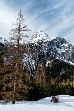 Winterliche Alpenlandschaft in Tirol