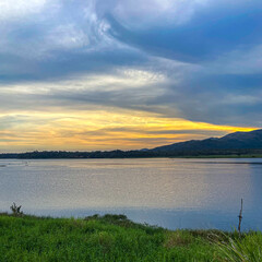 Atardecer en el lago