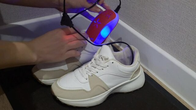 shoe dryer, Electric boot dryers inside sneakers, used to dry wet shoes, gloves