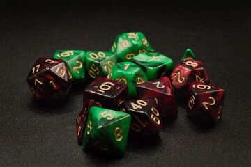 Dices Rolling - Red & Green