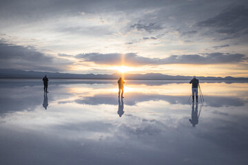 Entorno del salar de Uyuni al atardecer © Néstor Rodan