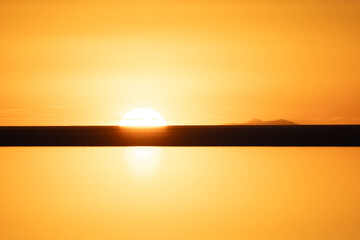 Entorno del salar de Uyuni al atardecer © Néstor Rodan