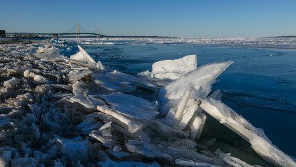 Ice plates and floating ice on lake Huron near Michigan shore line © SNEHIT PHOTO