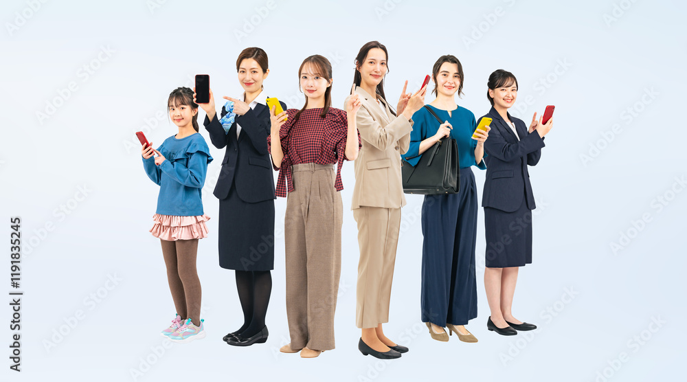 Poster スマホ、アプリ、SNS、女性、グループ、全身、広告、キャンペーン、複数、多人数、チームワーク、ソーシャルメディア、スマートフォン、子供、多国籍、ビジネス、宣伝、PR、チャンス、プレゼント、キャッシュバック、セール、ポイント、クーポン、笑顔、ポジティブ、整列、並ぶ、日本人、外国人、モバイル、DX、デジタル、おすすめ、世代、メール、メッセージ、ECサイト、ビジネスウーマン、キャリアウーマン、若い、イン