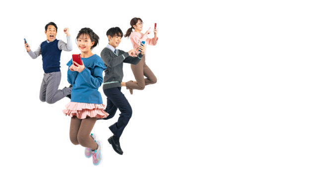 スマホを使いながらジャンプする子供を中心にした三世代家族　手作業で切り抜いた背景透過全身写真PNG（1人ずつのPNG画像も販売しております。作成者リンクから「PNG」で検索してください） - Powered by Adobe