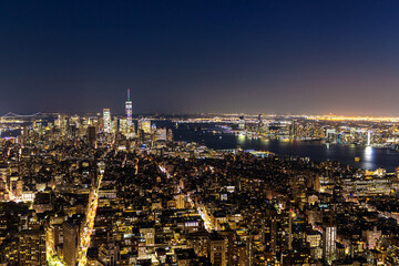 Obraz premium Aerial view of Manhattan at night