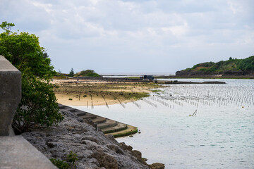 Fototapeta premium 日本の沖縄県南城市の奥武島の美しい風景と美味しい天ぷら