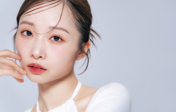 woman, makeup, cosmetics, mascara, eyeshadow, eye make-up, hair arrangement, whitening, korea, ulzzang makeup, eyebrow, foundation, beauty, blush, young, 20s, copy space, white background, advertiseme