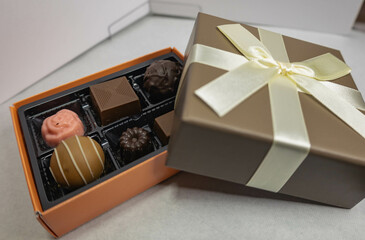 ギフトチョコ