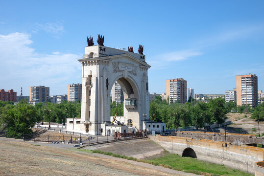 VOLGOGRAD, RUSSIA - JUNE 15, 2023: View of the Arc de Triomphe on the Volga-Don Canal. Volgograd