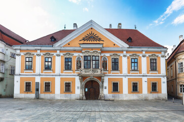 Obraz premium Old building in Szechenyi Square, Gyor