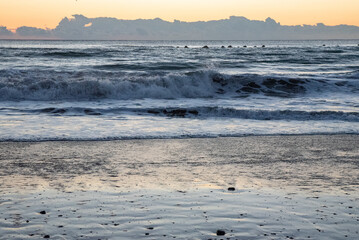 冬の海の日の出