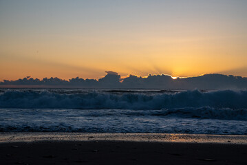冬の海の日の出