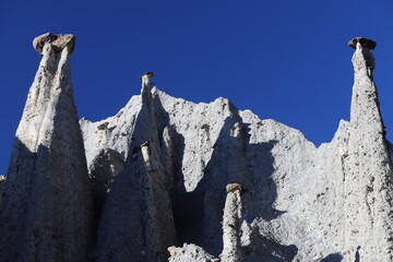salle de bal des demoiselles coiffées de Théus, 05