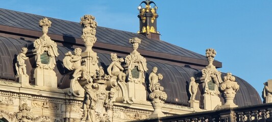Obraz premium Zwinger Palace building, with baroque roofs. The German city of Dresden.