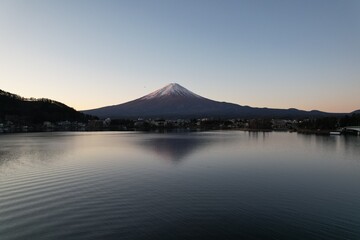 夜明けの富士山