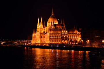 Fototapeta premium Hungary's Parliament building in Budapest by the Danube river