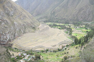 Trekking in Peru: the Inca ruins of Patallacta