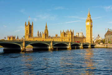 Fototapeta premium Big Ben with Houses of Parliament and Westminster bridge, London, UK