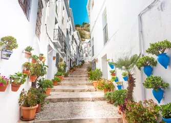Fototapete Rund Frigiliana is distinctively Moorish in appearance, with the old quarter made up of narrow, winding, cobblestone streets full of small shops, tapas bars and restaurants well worth exploring © OskarssonPhotography
