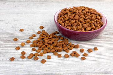 Dry pet food