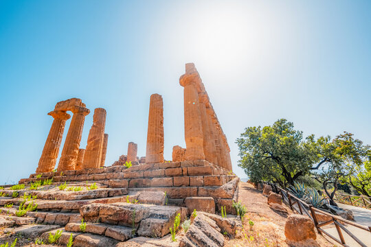 The greek temple of Juno or Tempio di Giunone in the Valley of the Temples, Agrigento, Sicily.