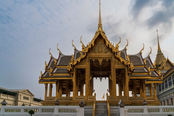 Fototapeta premium Grand Palace and the Temple of the Emerald Buddha - Wat Phra Kaew