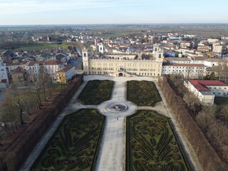 Veduta aerea del Palazzo Ducale di Colorno a Parma e dei suoi giardini, noto anche come Reggia di...