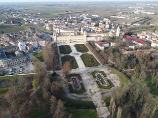 Veduta aerea del Palazzo Ducale di Colorno a Parma e dei suoi giardini, noto anche come Reggia di Colorno, è un edificio nel territorio di Colorno (provincia di Parma), Emilia Romagna, Italia