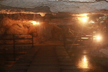 CAVERN CENOTES