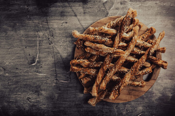 Salty and crispy puff pastry with sesame and chia seeds