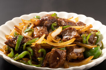 中落ちカルビ（牛肉）オイスターソース炒め