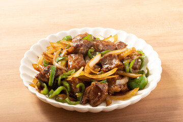 中落ちカルビ（牛肉）オイスターソース炒め