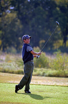 12 year old junior golf driving golf balls.