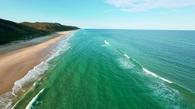 Fraser Island (K'gari Island) wave flyby 