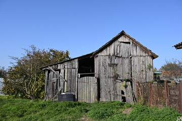 Obraz premium Old Weathered Barn