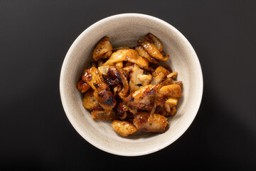 鶏皮　炭火焼き