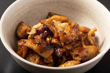 鶏皮　炭火焼き