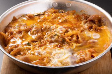 豚キムチ　卵とじ