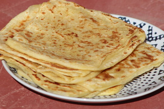 A close-up of the traditional Moroccan flatbread known as msemmen or msemen