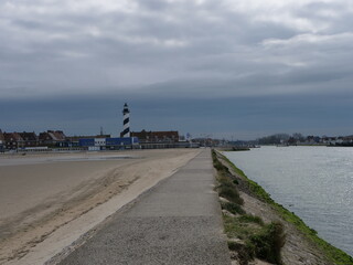Port and beach of Grand-Fort-Philippe Gravelines, Gravelines lighthouse