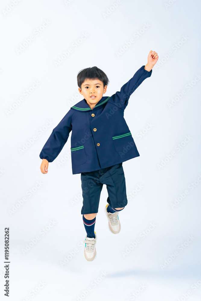Poster ジャンプ、男の子、子供、少年、園児、幼稚園、スモック、保育園、私立、元気、日本人、遊ぶ、男子、制服、児童、キッズ、小学生、飛躍、飛ぶ、躍動感、アクティブ、アクション、挑戦、チャレンジ、成長、目標、ダンス、笑顔、ポジティブ、やる気、教育、スクスク、お受験、合格、試験、入学、飛び出す、喜ぶ、嬉しい、楽しい、写真、広告、切り抜き、白バック、全身、コピースペース、ファッション、おしゃれ、アパレル、人物
