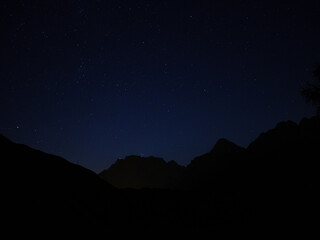 Sternenhimmel &uuml;ber den Bergen von Haute-Nendaz bei Nacht