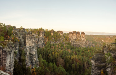 Sandsteinformationen im Nationalpark S&auml;chsische Schweiz bei Sonnenuntergang