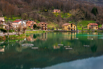 Obraz premium nature sceneries along the shore of lake sirino, Nemoli, Potenza
