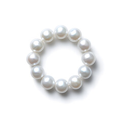 Obraz premium Top view natural pearl women bracelet or necklace, isolated on a white background