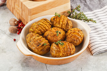 Baked baby potato with thyme