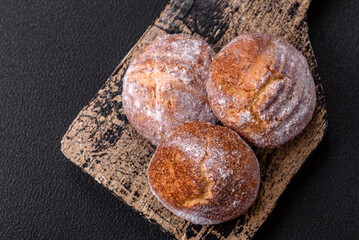 Delicious round freshly baked cinnamon flavored cookies
